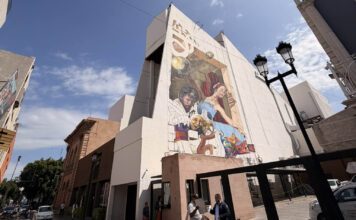 Nuevo mural engalana el Teatro Manuel Doblado en León