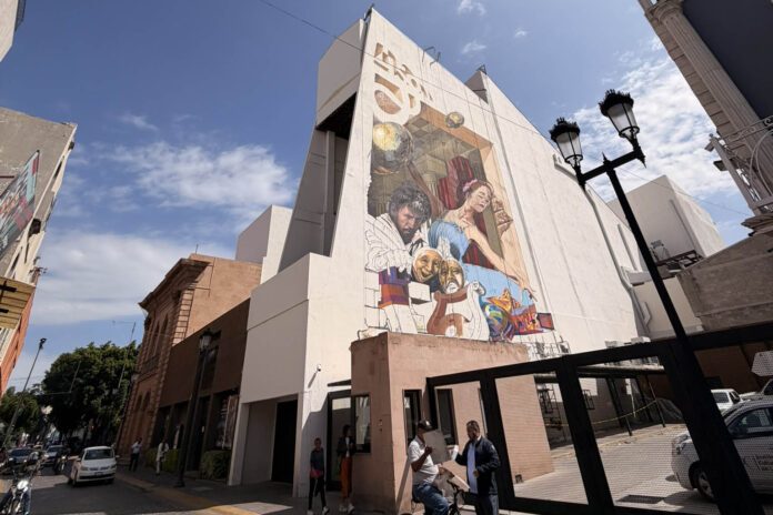 MURAL 3