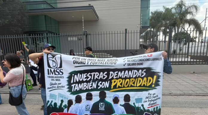 Trabajadores del IMSS en Guanajuato se suman a movilización nacional