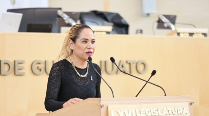 Exige Itzel Mendo poner freno a la contaminación en el Río Turbio