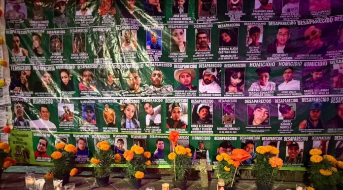 Colectivos de búsqueda recuerdan a sus familiares con memorial