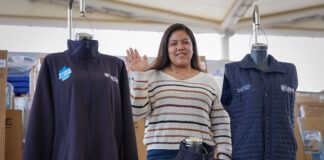 Entrega Ale Gutiérrez equipamiento a comerciantes de León