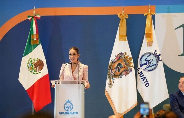 Defiende Libia Dennise reserva de 13 municipios para candidatas en Guanajuato