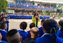 Entrega Melanie Murillo becas a estudiantes de Silao