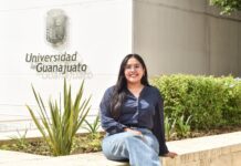 Premian a alumna UG por visibilizar fallas en la ruta de atención al cáncer