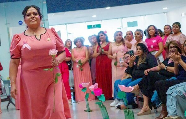 SSG presenta la Pasarela de Vida un homenaje a sobrevivientes de cáncer de mama