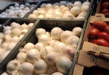 Acelera inflación en México por alza en frutas y verduras